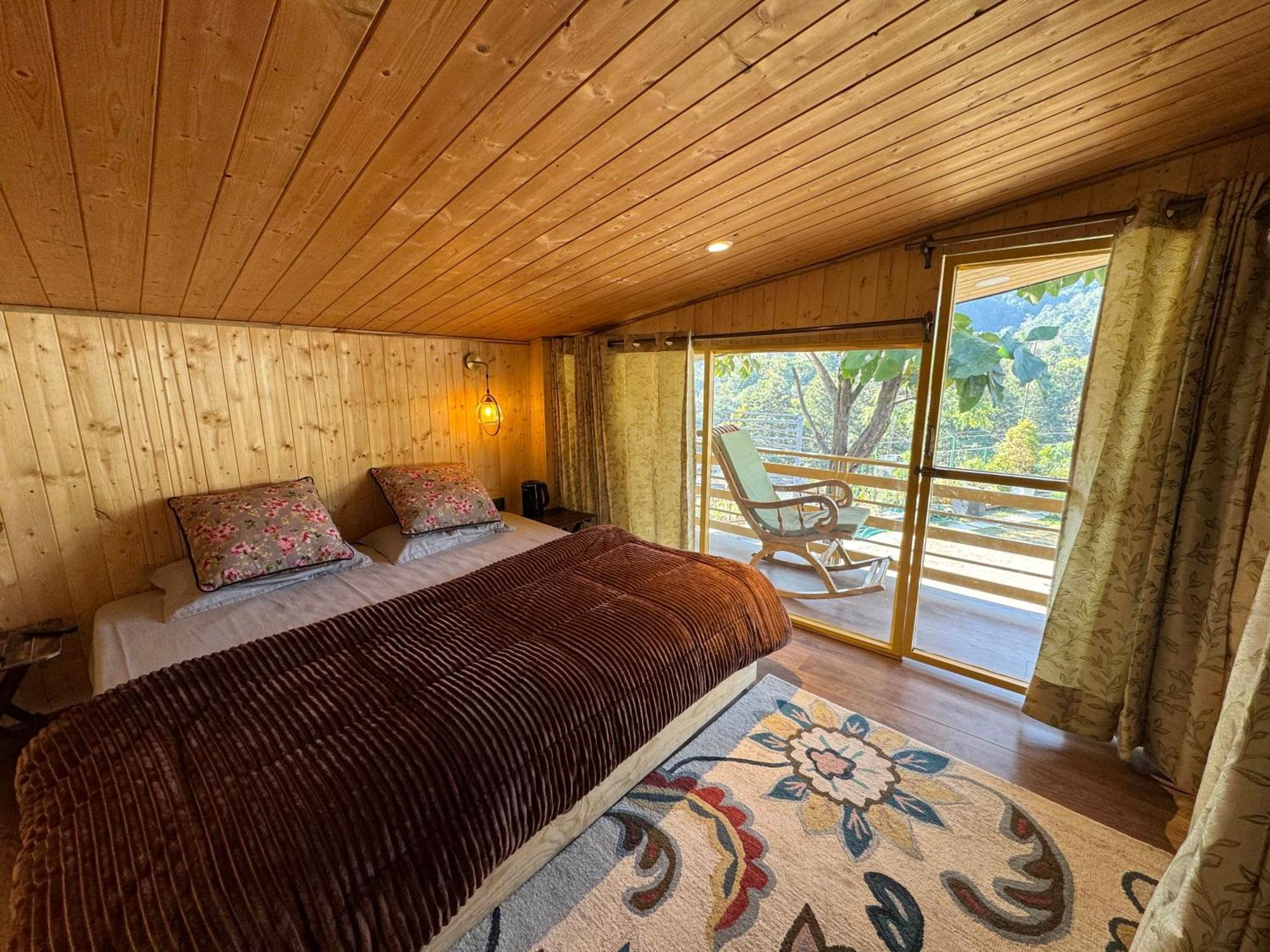 Saraiville- Luxury Riverside Cottages Dehradun Eksteriør billede