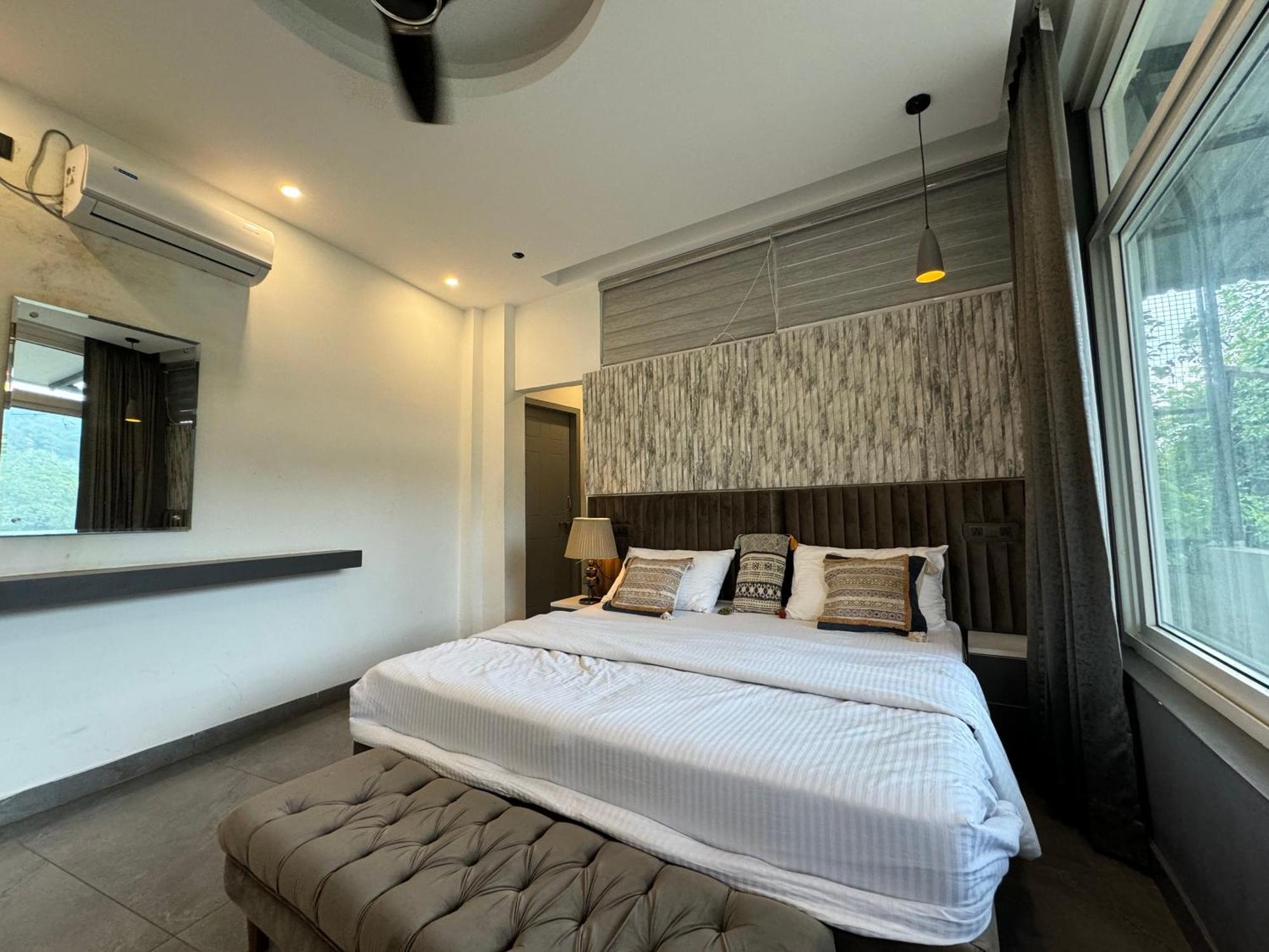 Saraiville- Luxury Riverside Cottages Dehradun Eksteriør billede