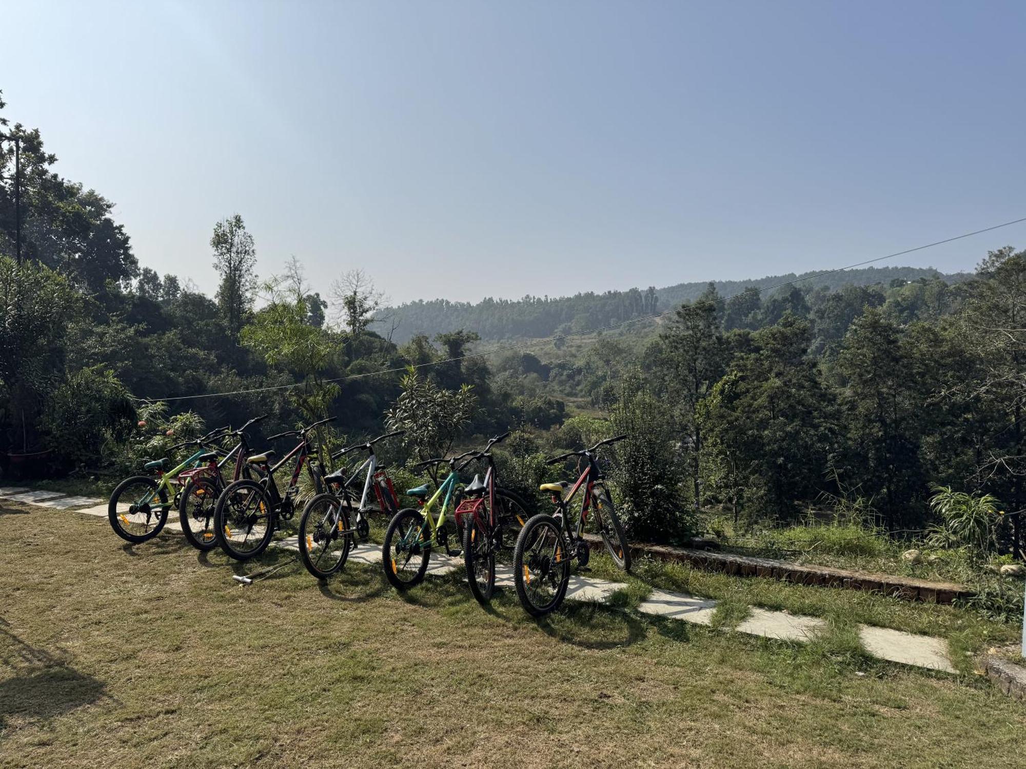 Saraiville- Luxury Riverside Cottages Dehradun Eksteriør billede
